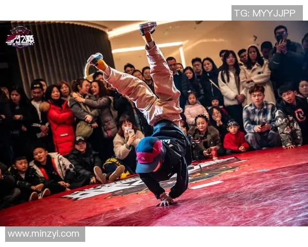 南京街舞队创下耐力新纪录引发热议街舞文化再攀高峰